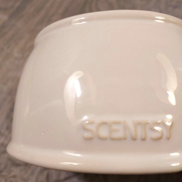 Scentsy  Warmer LOVE Wax ELEMENT Farmhouse Style Retired White / Brown Base Only - Picture 2 of 7